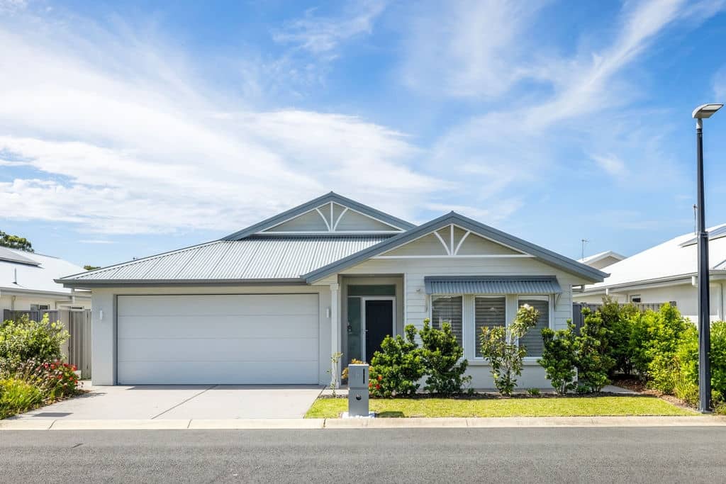 Listing 1387686 Main Image