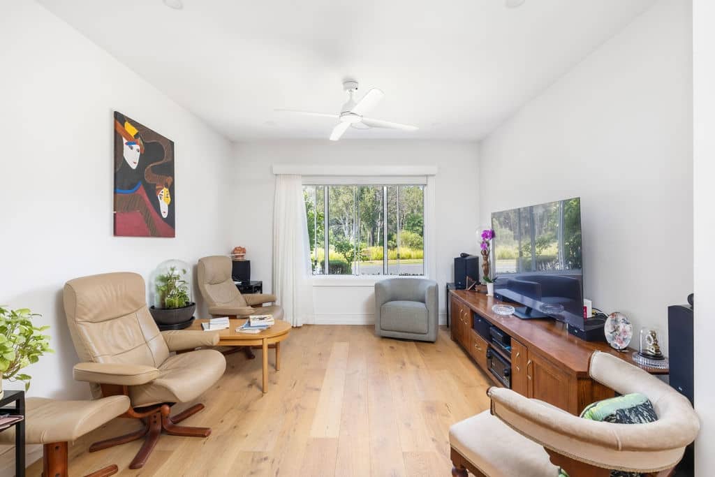 Listing 1392150 Main Image