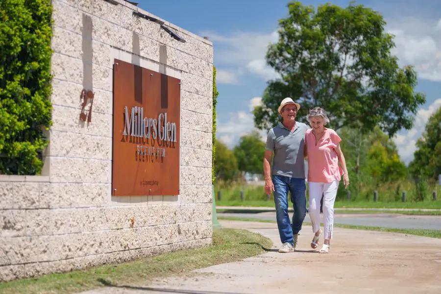 Millers Glen Couple walking